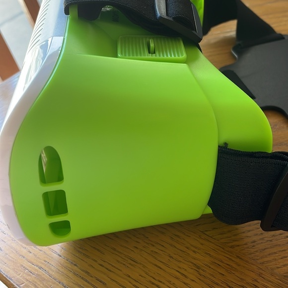 Discovery Kids Virtual Reality Headset - Picture 5 of 6